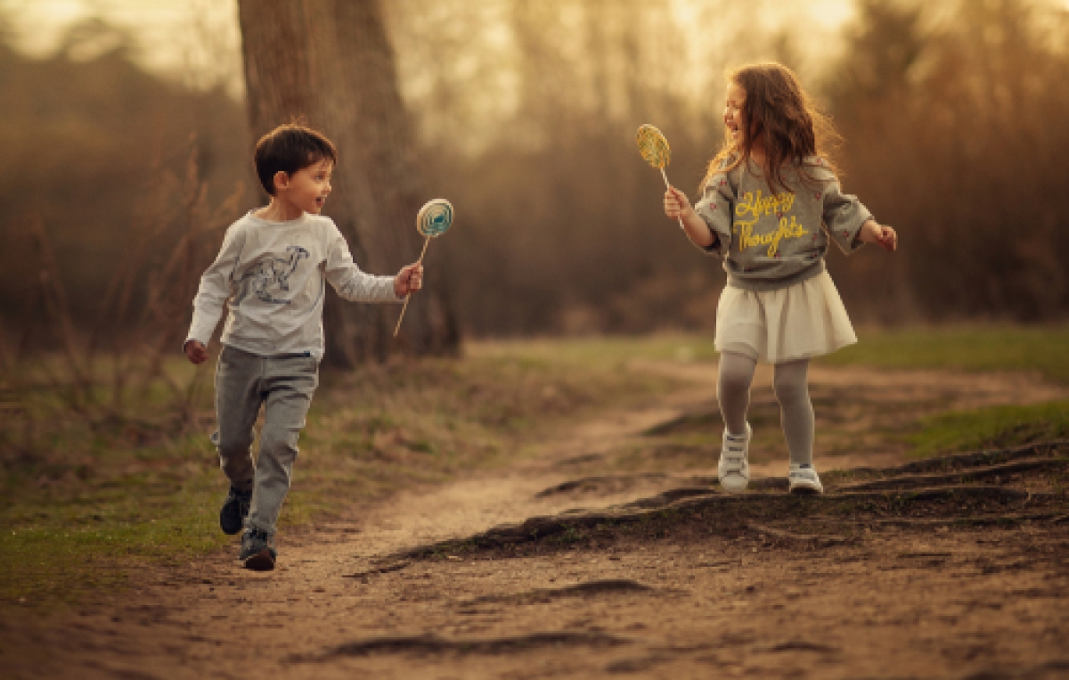 Kinder mit Lolli