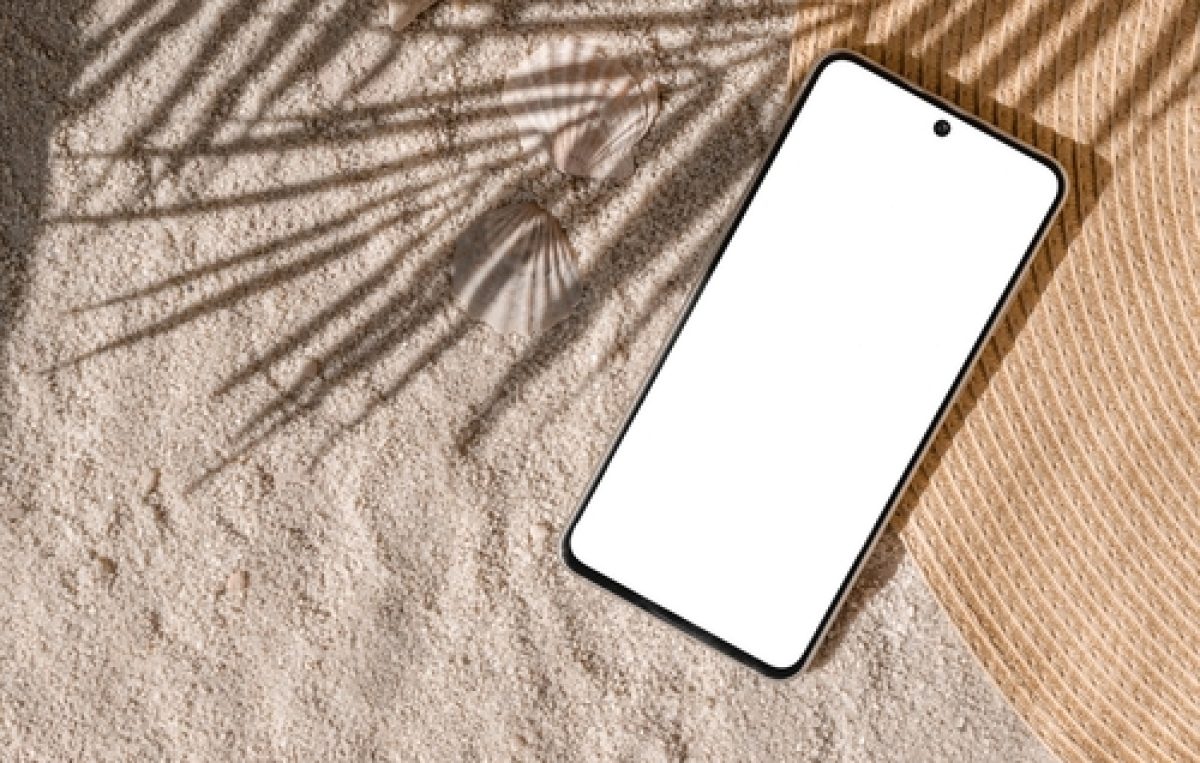 Mockup eines Smartphones im Sand