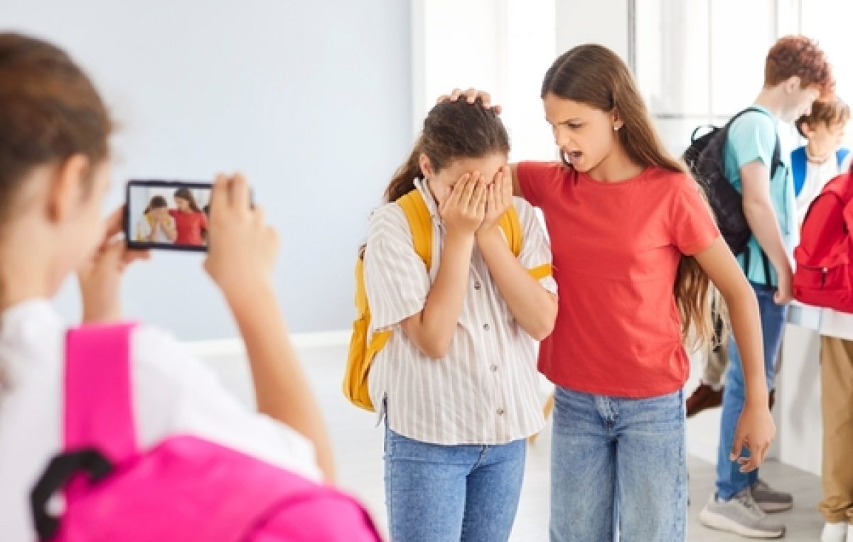 Rüpelei am Schulweg 1