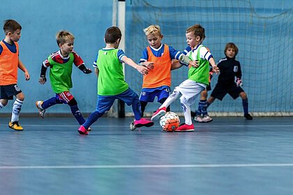 FUTSAL - die sicherste Variante des Hallenfußballs FUTSAL - die sicherste Variante des Hallenfußballs