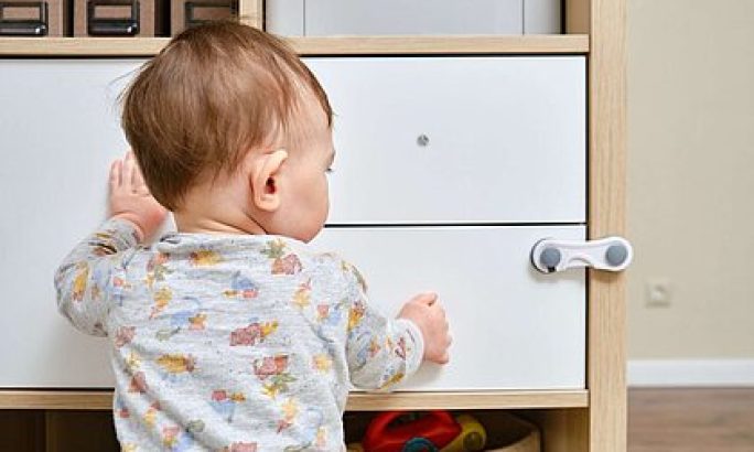 Möbelstücke für Kinder sichern