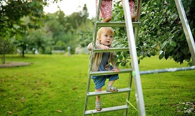 Juhuu, ein Spielplatz im Garten!