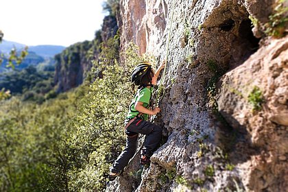 Kinder am Klettersteig