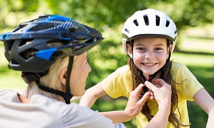 Kopfsache: Pedalritter brauchen Helme! Kopfsache: Pedalritter brauchen Helme!
