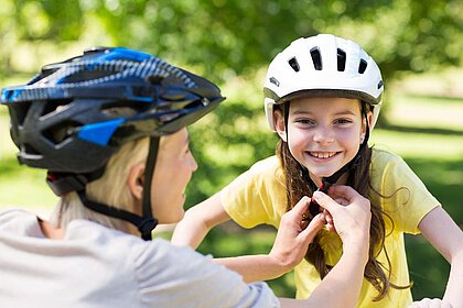 Kopfsache: Pedalritter brauchen Helme!