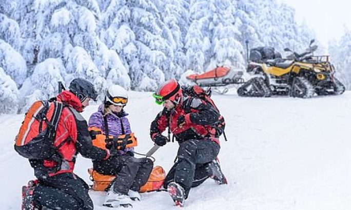 ACHTUNG Skiunfall